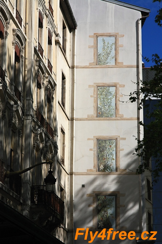 img00019.jpg